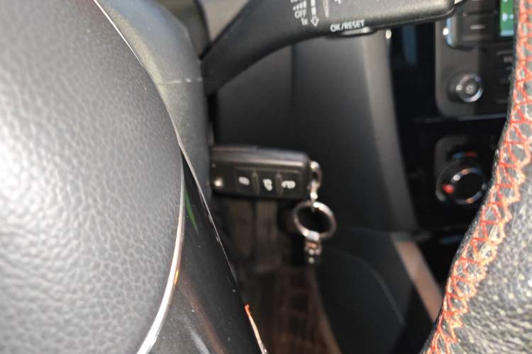 Used Volkswagen Sagitar 2015 1.6L Automatic Comfort Model Interior 1