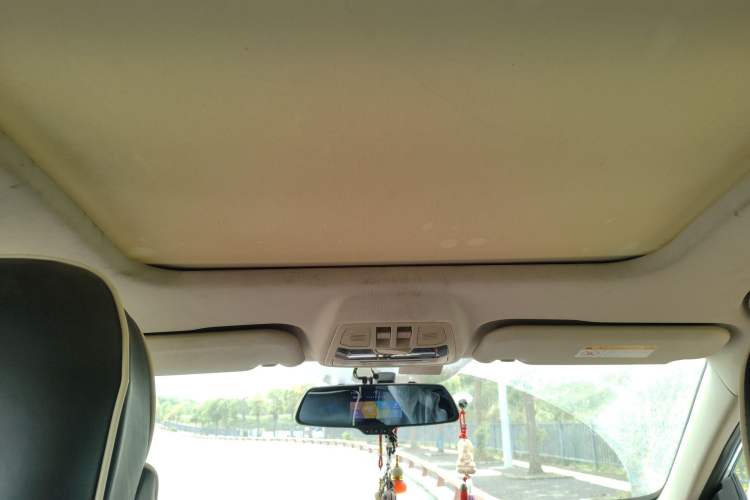 Used FAW Senya R9 2018 1.2T Manual Luxury Smart Edition
