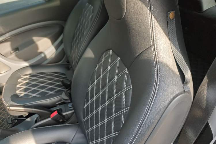 Used smart fortwo 2015 1.0L 52 kW Hardtop Passion Edition Left Rear Seat