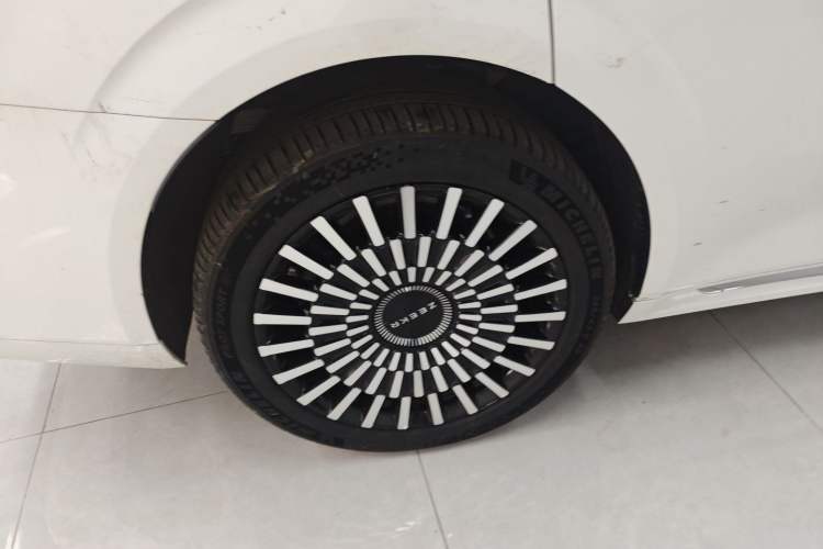 Used Zeekr 009 2024 7-Seater Walk-Through Version Four-Wheel Drive 108 kWh
