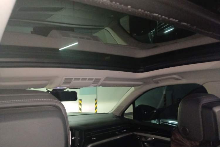 Used Volkswagen Touareg 2020 2.0 TSI RuiShang Edition China VI Standard
