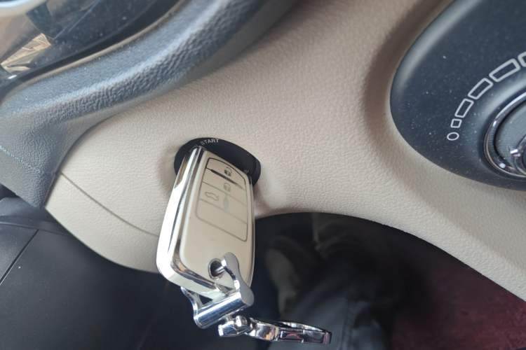 Used Fiat Viaggio 2012 1.4T Automatic Enjoyment Edition Vehicle Key