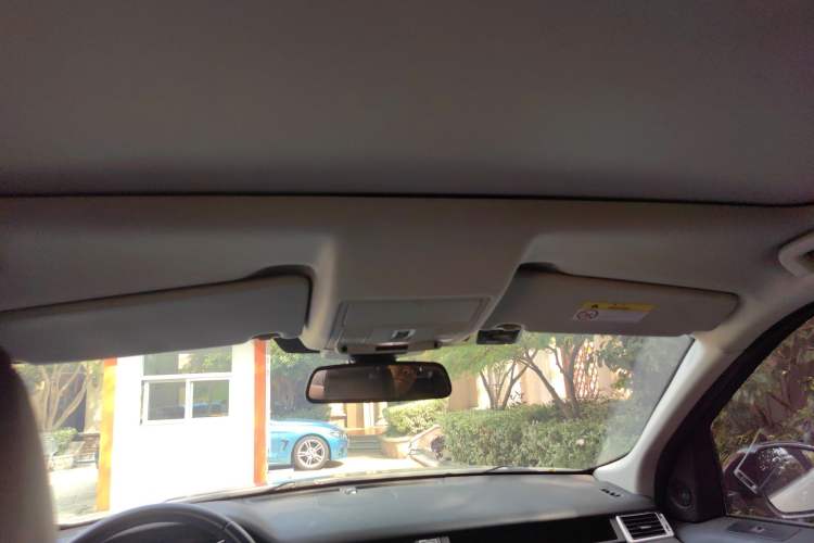 Used Land Rover Discovery Sport 2018 240 PS SE Version
