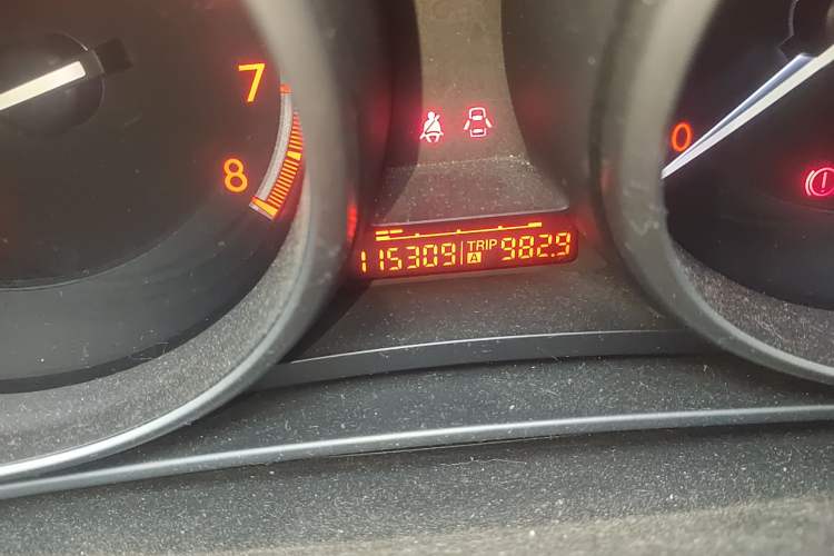 Used Mazda 3 2013 Hatchback 1.6L Automatic Elite Model Odometer Close Up