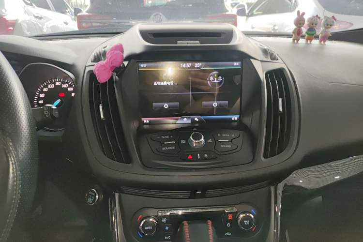 Used Ford Kuga 2013 2.0L GTDi Four-Wheel-Drive Sport Model Audio And AC Panel