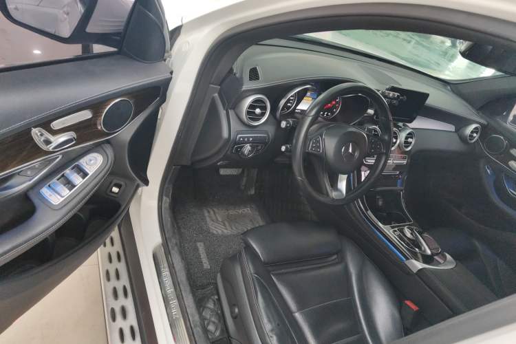 Used Mercedes-Benz GLC 2019 GLC 260 4MATIC Luxury Model Driver Seat