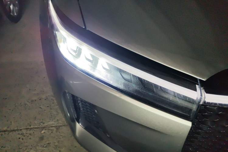 Used Li Auto ONE 2020 Extended-Range 6-Seater Version Right Front Headlight