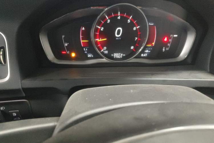 Used Volvo S60 2016 S60L T4 Zhiyuan Edition Odometer Close Up