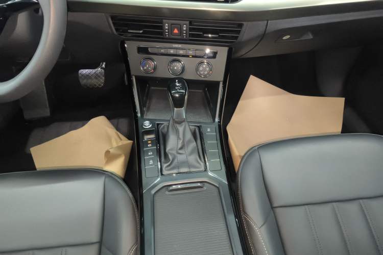 Used Volkswagen Passat 2020 Revised Version 280TSI Business Edition China VI Standard
