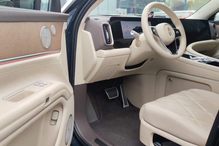 Used Hima AITO M9 2025 Extended-Range Ultra Version 52 kWh 6-Seater
