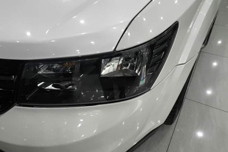 Used Dodge Journey 2016 2.4L Two-Wheel-Drive Touring Edition Left Front Headlight