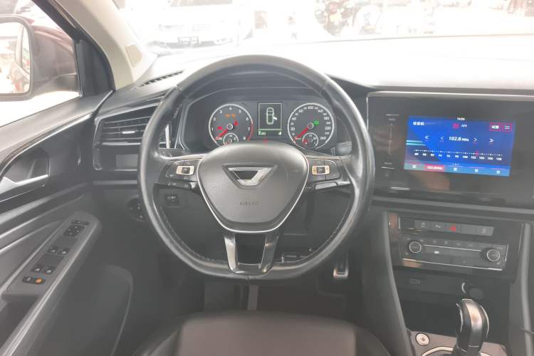 Used Jetta VS5 2019 280TSI Automatic Glory Edition Steering Wheel