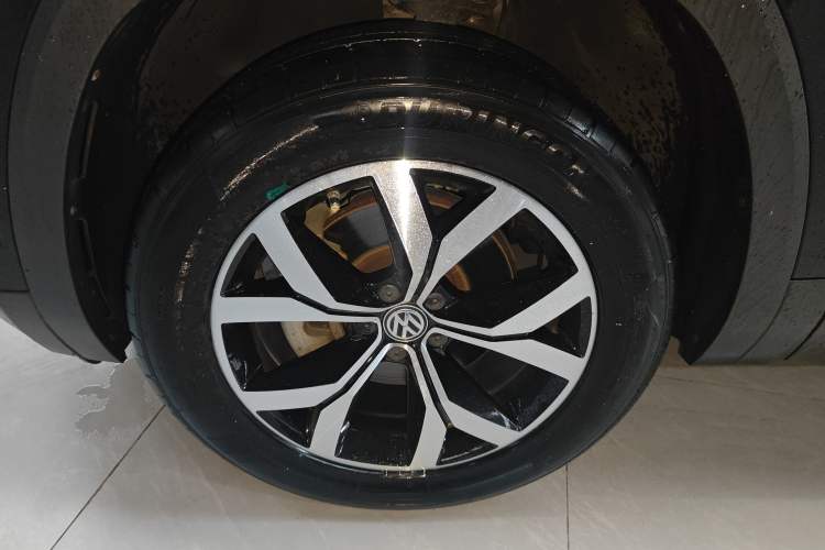 Used Volkswagen Teramont 2017 530 V6 Four-Wheel Drive Luxury Edition Left Front Wheel Hub