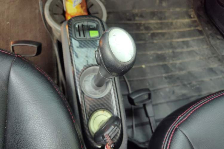 Used smart fortwo 2011 1.0 MHD Kobe Special Edition Gear Lever