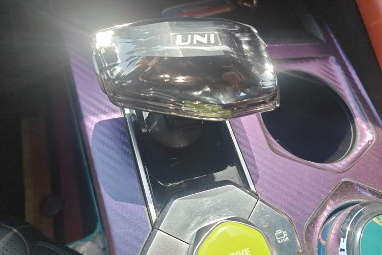 Used CHANGAN UNI-V 2022 1.5T Prestige Version Gear Lever