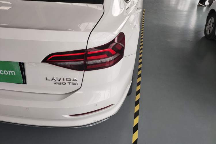 Used Volkswagen Lavida 2021 280TSI DSG Comfort Edition Right Rear Taillight