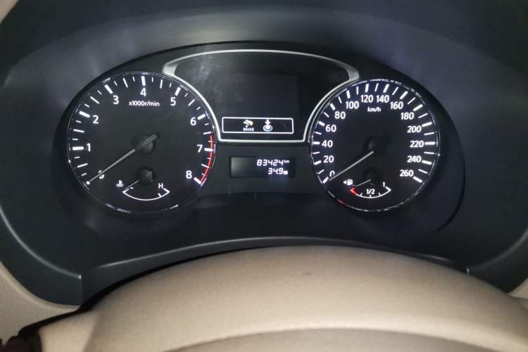 Used Nissan Teana 2013 2.0L XL Comfort Edition Odometer Close Up