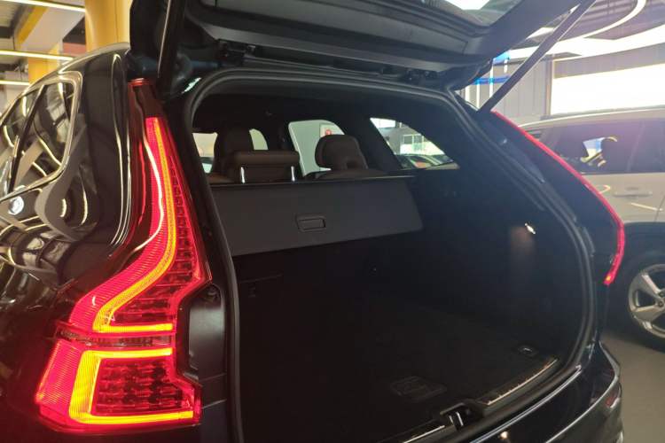 Used Volvo XC60 2022 B5 4x4 Zhiyi Luxury Edition
