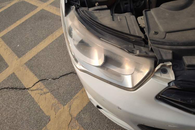 Used Citroen Elysee 2013 Sedan Classic 1.6L Manual with Tech Sunroof
