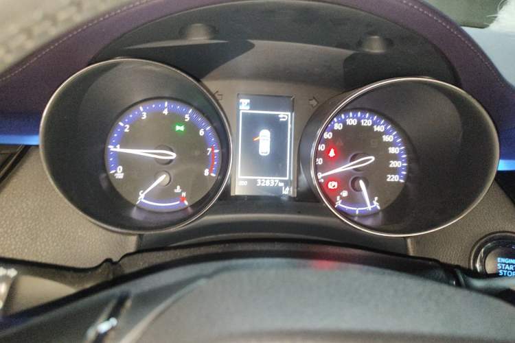 Used Toyota IZOA 2018 2.0L Yichi Edition China V Standard Odometer Close Up