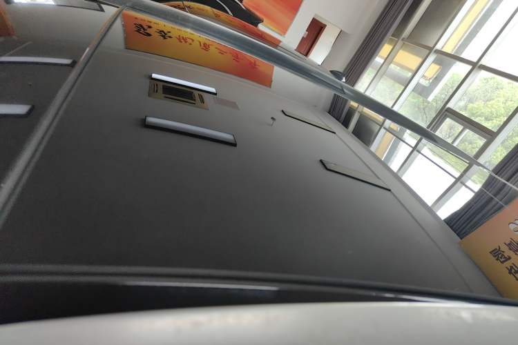 Used Mercedes-Benz GLC 2019 GLC 260 4MATIC Luxury Model Roof