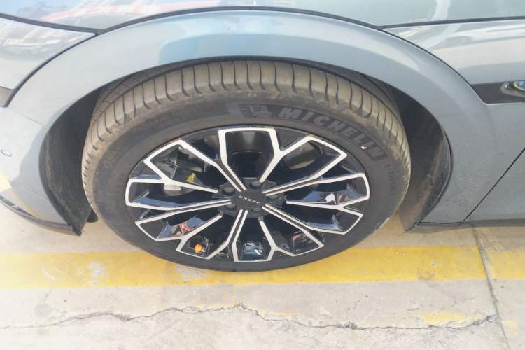 Used Zeekr 007 2024 Rear-Drive Enhanced Version 75 kWh
