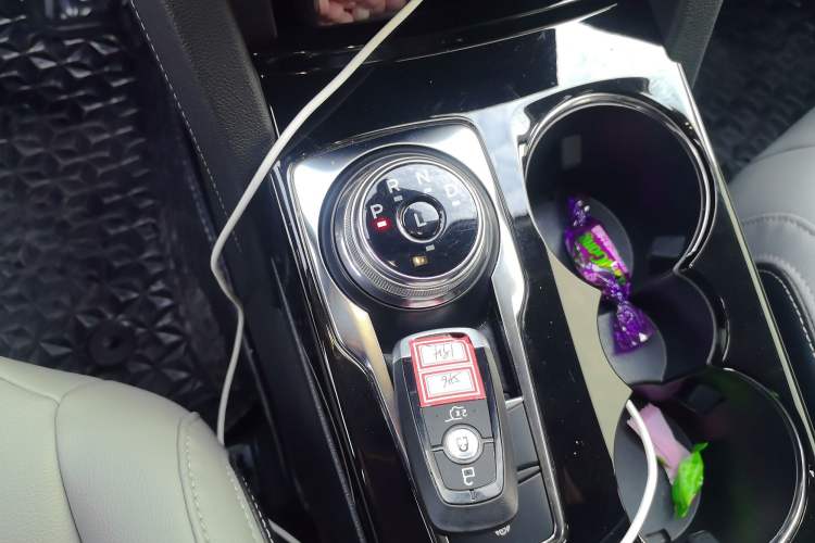 Used Ford Escape 2024 EcoBoost 245 Two-Wheel-Drive Titanium Edition
