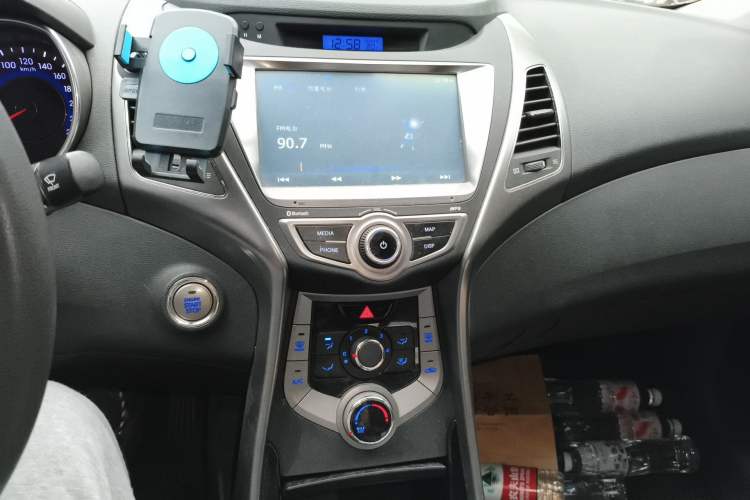 Used Hyundai Elantra (5th Generation / Langdong) 2013 1.6L Automatic Leading Model Audio And AC Panel