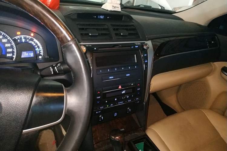 Used Toyota Camry 2016 2.0G 10th Anniversary Leading Edition