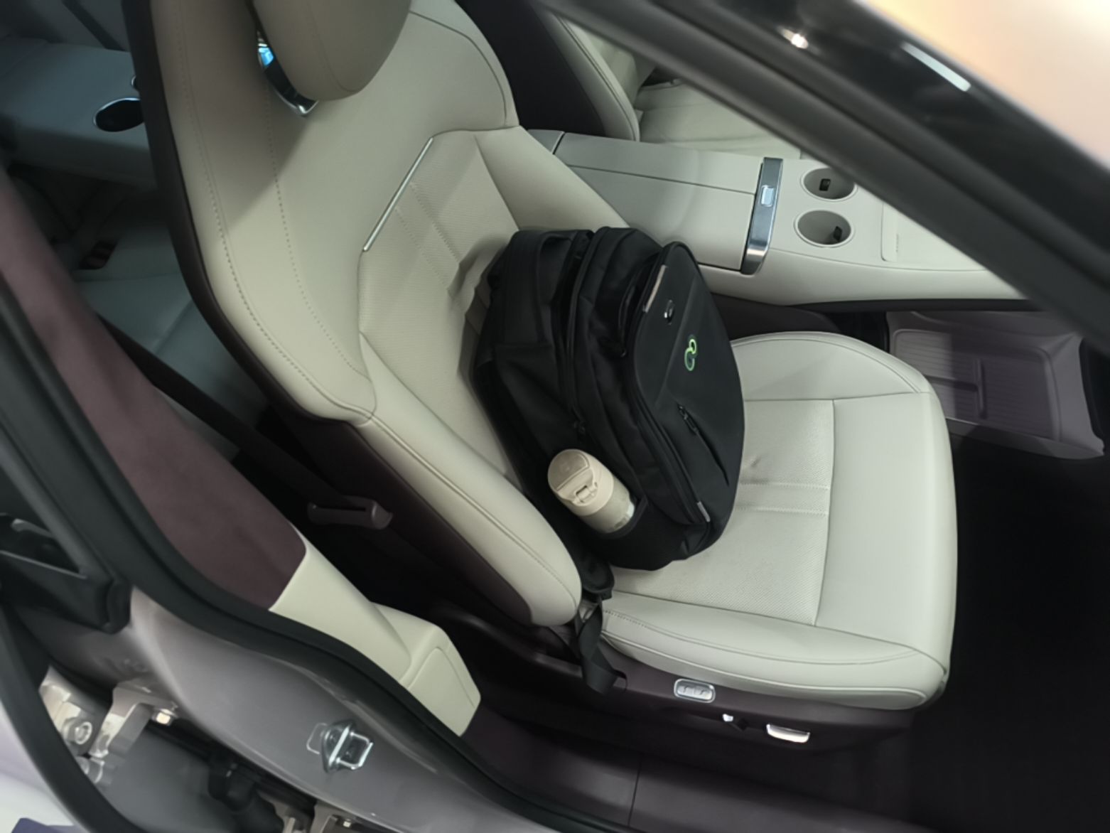 Xiaomi Auto YU7 2025 Ultra-Long Range High-Performance All-Wheel-Drive Max Edition — снимка 19