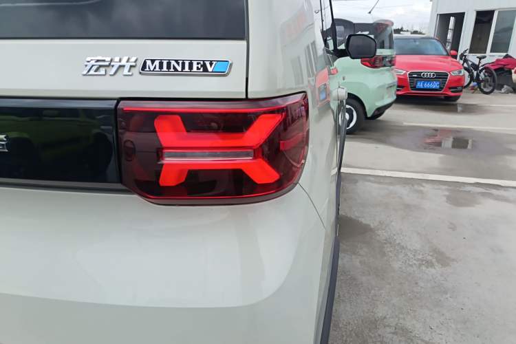 Used Wuling Hongguang MINIEV 2022 GAMEBOY 200km Gaming Edition with Lithium Iron Phosphate