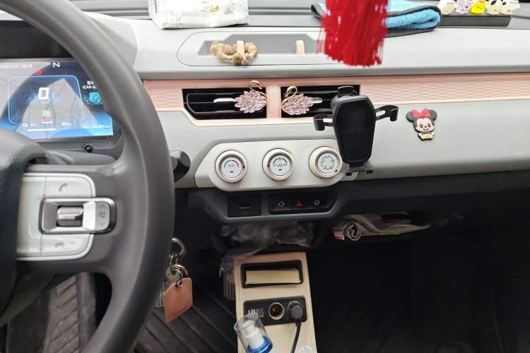 Used Chery QQ Ice Cream 2022 120km Conical Shape Lithium Iron Phosphate