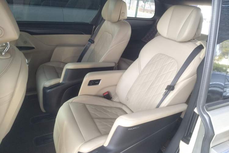 Used Buick GL8 2022 ES Land Cruiser 653T Luxury Model
