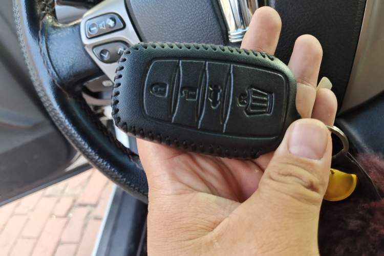 Used Toyota Crown 2012 2.5L Royal Leather Edition
