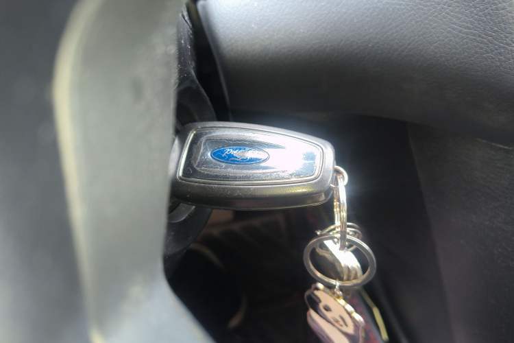 Used Ford Focus 2012 Hatchback 1.6L Automatic Fashion Edition
