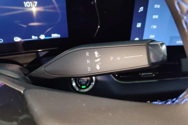 Used Chevrolet Equinox Plus 2024 102km RS Ultimate Edition
