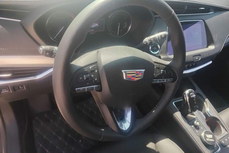 Used Cadillac XT4 2020 28T Two-Wheel-Drive Leading Version Steering Wheel