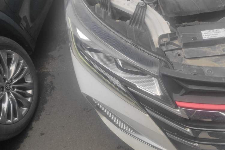 Used GAC Trumpchi GS3 2021 POWER 270T Automatic Luxury Edition Right Front Headlight