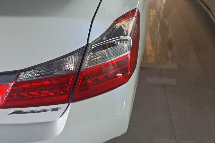 Used Honda Accord 2015 2.0L LX Comfort Edition
