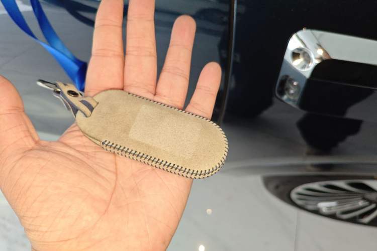 Used Hima AITO M9 2025 Extended-Range Ultra Version 52 kWh 6-Seater
