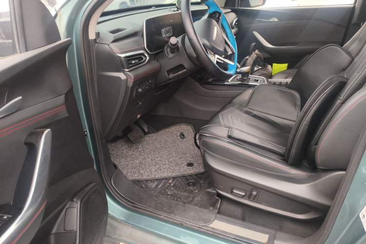 Used SAIC MAXUS T90 RV 2022 2.0T Explorer T90 Zongheng Hao Yue White Driver Seat