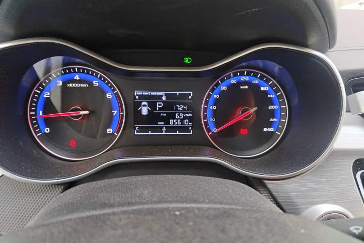 Used Geely Auto Vision 2019 Upgraded Model 1.5L CVT Luxury Version China VI Standard
