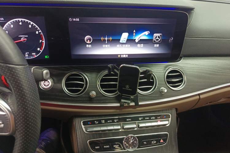 Used Mercedes-Benz E-Class 2019 Restyled E 300 L Sporty and Stylish Edition Audio And AC Panel