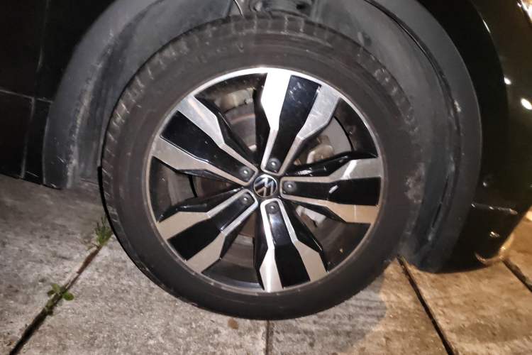 Used Volkswagen Tiguan L 2022 330TSI Automatic Two-Wheel Drive R-Line Enhanced Edition
