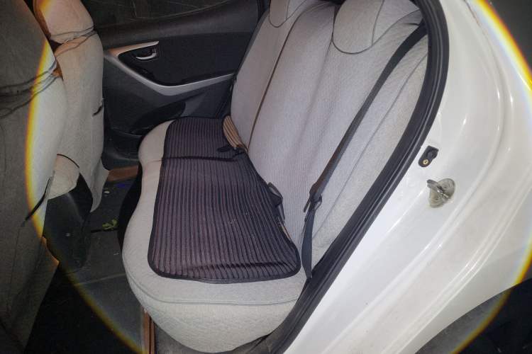 Used Hyundai Elantra (5th Generation / Langdong) 2015 1.6L Automatic Fashion Model