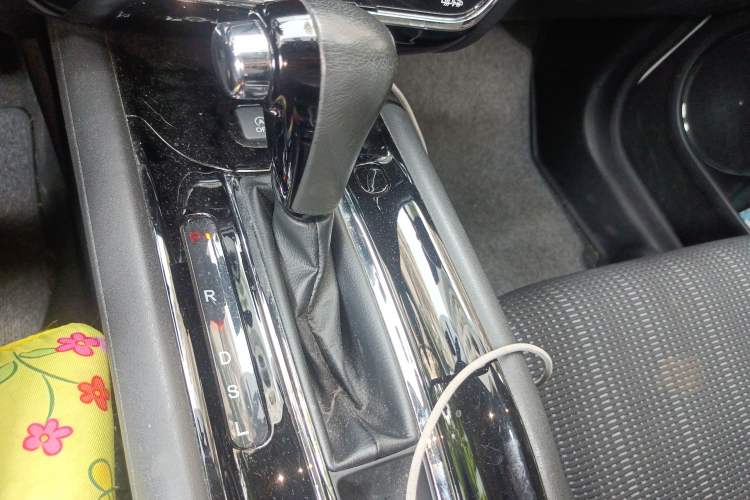 Used Honda Vezel 2015 1.8L CVT 2WD Luxury Model