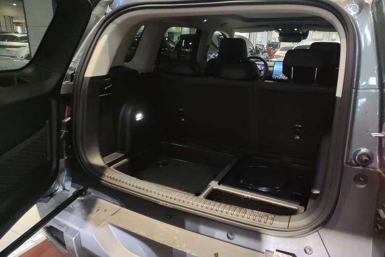 Used Formula Leopard Titanium 3 2025 501KM All-Wheel Drive Intelligent Driving Ultra Version
