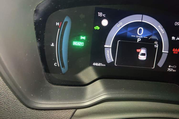 Used Toyota Corolla 2023 1.8L Smart Electric Hybrid Dual-Motor Elite Edition Odometer Close Up