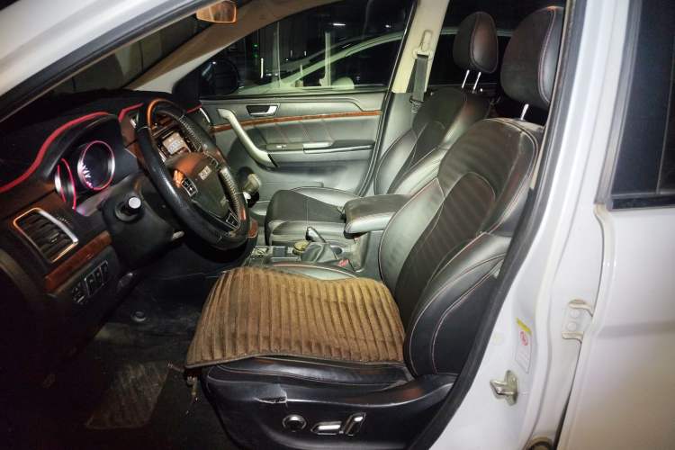 Used Haval H6 2015 Revised Version Sport Edition 1.5T Manual Transmission Two-Wheel Drive Elite Grade
