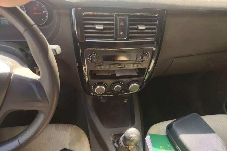 Used Wuling Rongguang V 2016 1.5L Standard Version